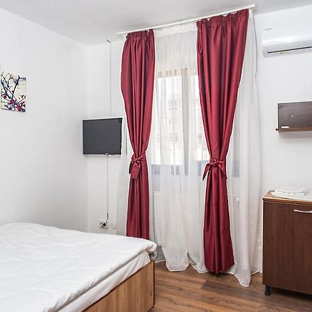 Hotel La Platouri Voluntari Zewnętrze zdjęcie