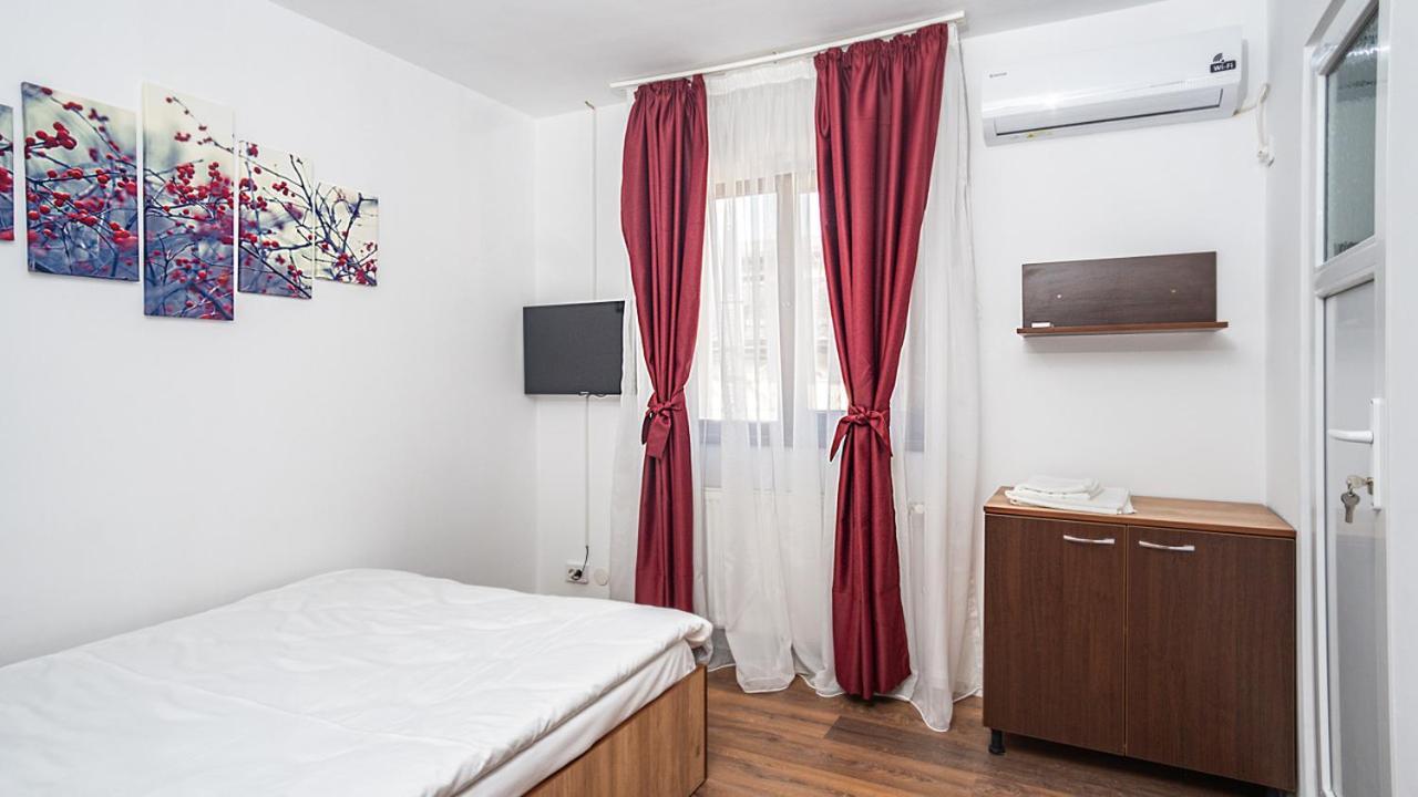 Hotel La Platouri Voluntari Zewnętrze zdjęcie